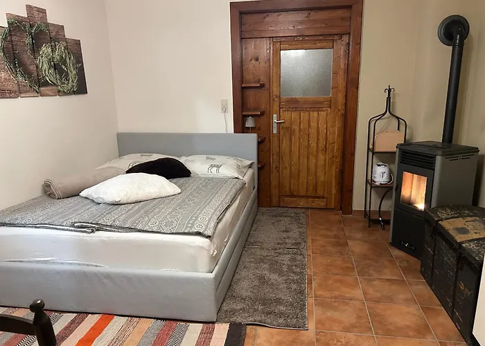 Miniferienwohnung Fuer Unkompliziertes Naturliebhaberpaerchen Apartman Payerbach